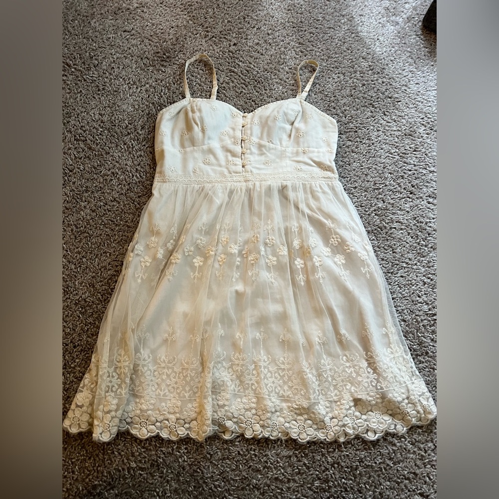 American Eagle off-white lace dress